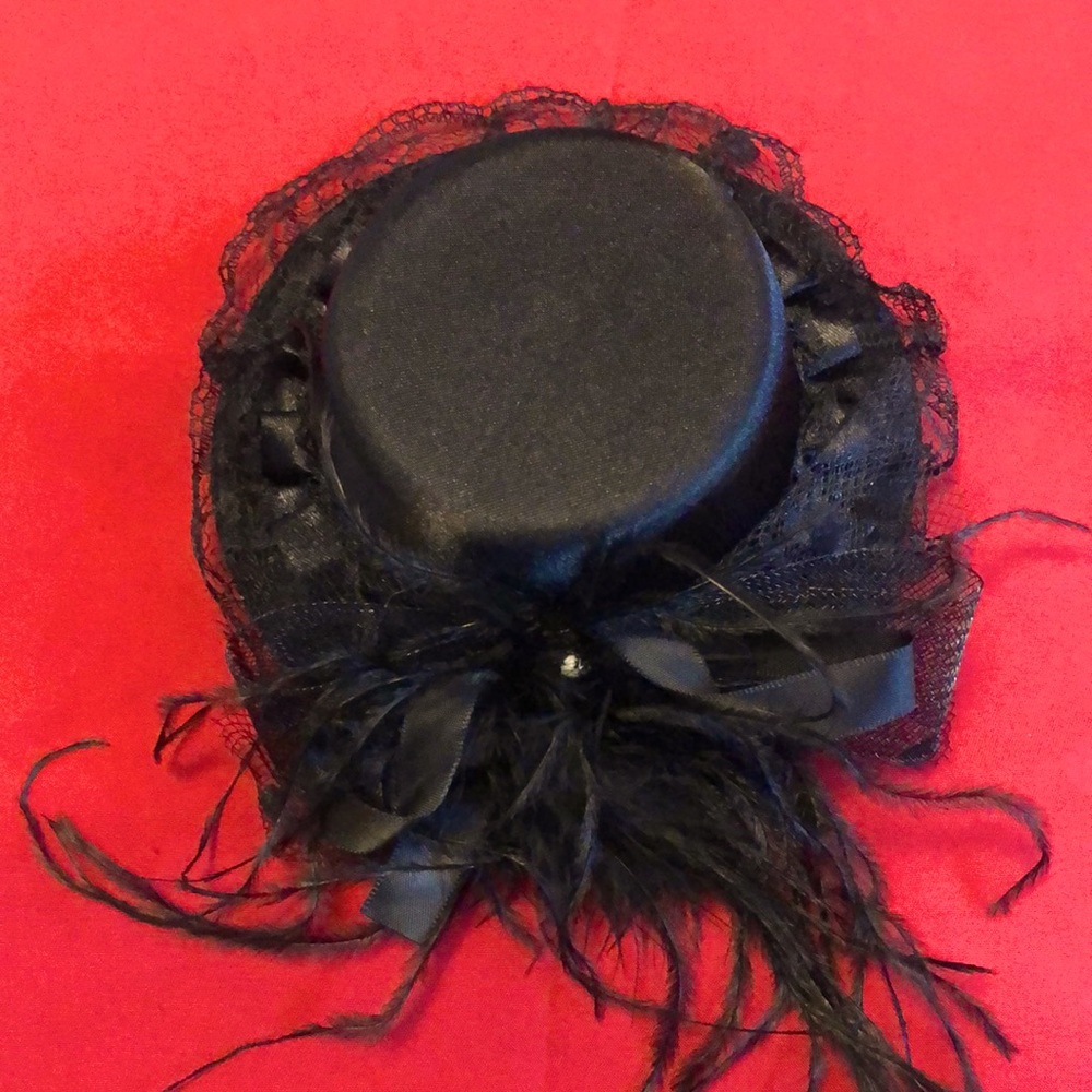 burlesque hat 🎩 or sexy bedroom rule play